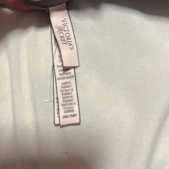 Victoria’s Secret Lined Perfect Coverage Bra Size 38D - Picture 4 of 4